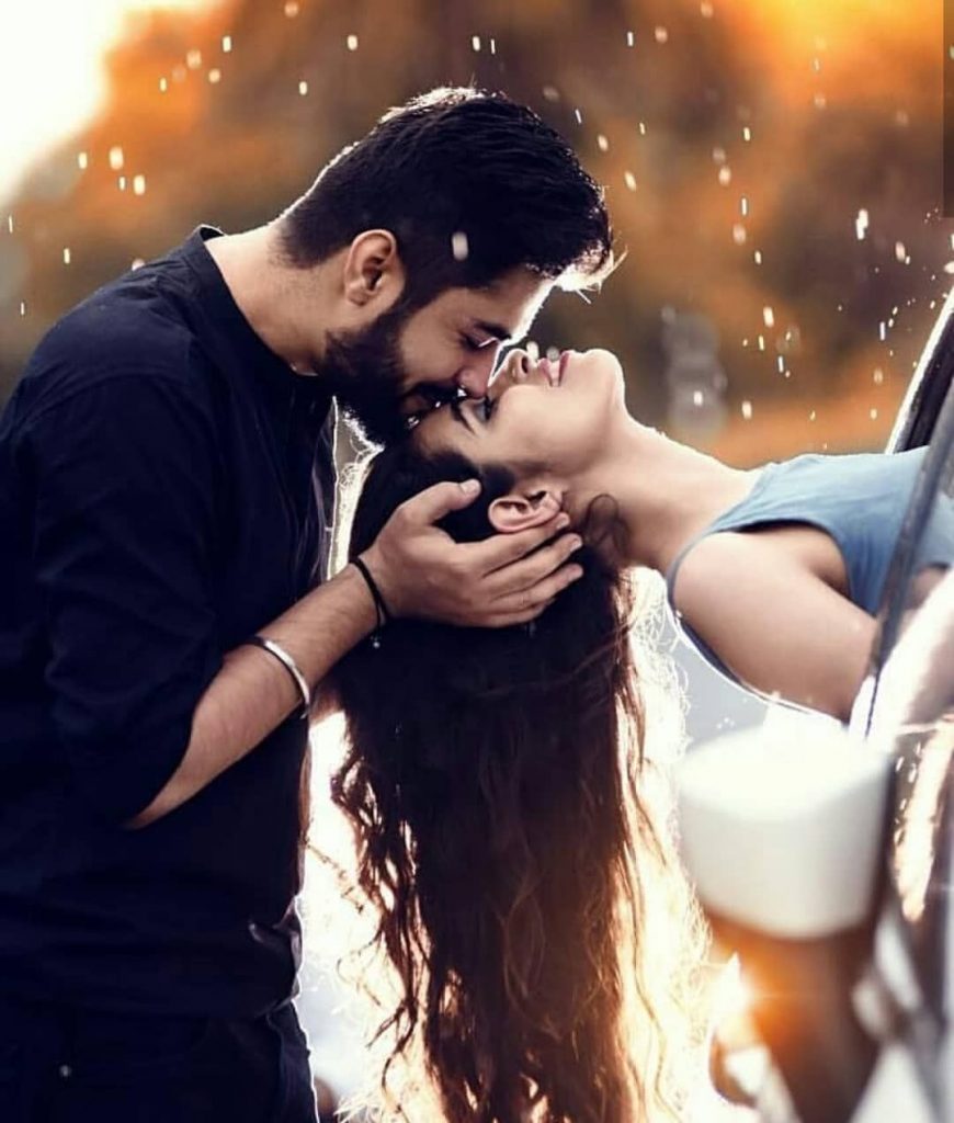 How does online dating work?